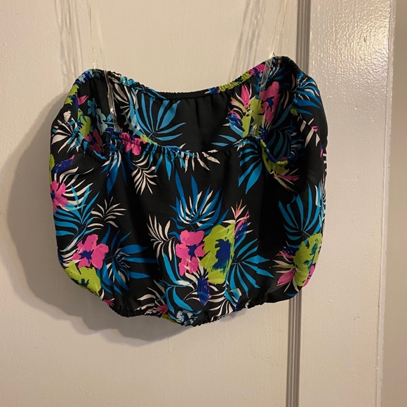 Top - Picture 2 of 3